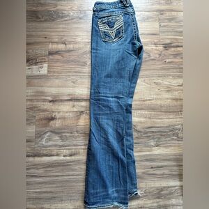 Vigoss Jeans with Embroidered Pockets